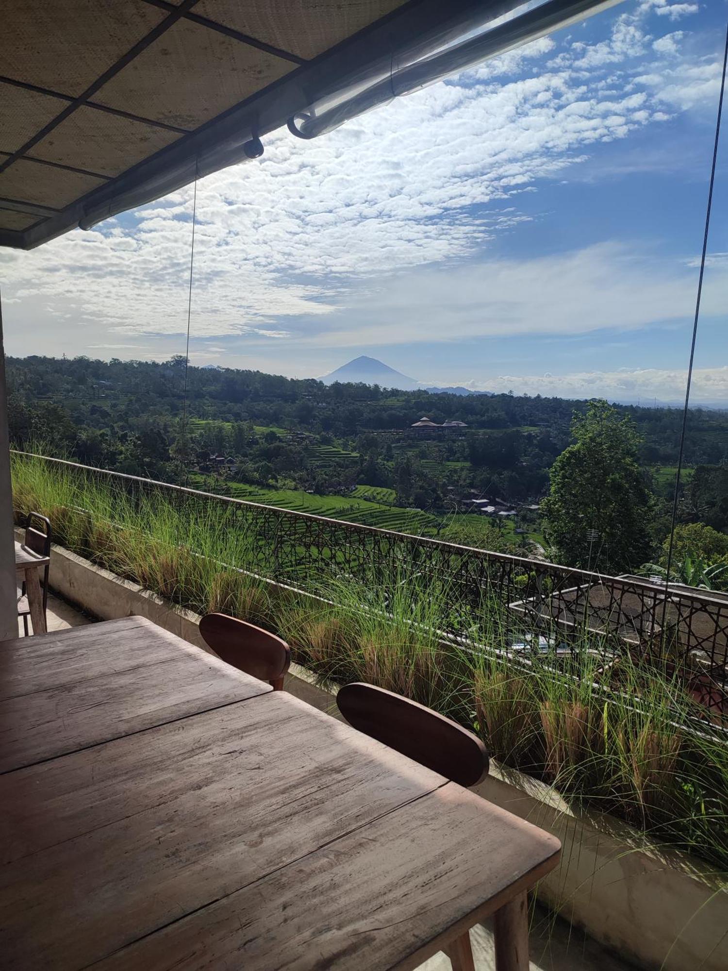 Gunza Bed And Breakfast Jatiluwih Esterno foto
